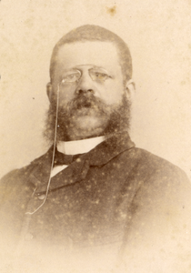 221165 Portret van G. Witteveen, geboren 1845, lid van de gemeenteraad van Utrecht (1887-1911), commandant van de ...